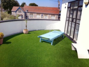 balcony artificial grass installation